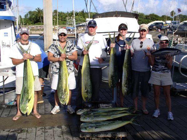 11-11-08
Charles, Luis, Ken, Jennifer, Patrick and Amy found  a school of bigger Mahi Mahi. Let's hope these larger models hang around for awhile.
