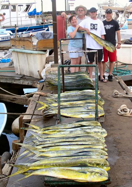 Foxy Lady 11-24-06
The Carpenter gang and a whole mess of Mahi Mahi. The final count was 60 fish. Light tackle action and good times!
