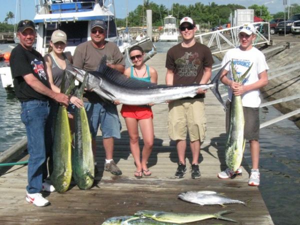 3-13-2011
The Woods gang went fishing with the Queck's and got some nice ones. Look at the size of that Spear Fish!
