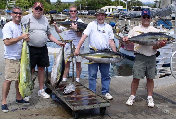 5-26-08
Leo, Carl, Tony and John got to pull on a few Yellowfin Tuna and managed to get a big Bull Mahi Mahi too.
