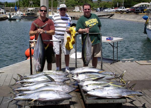 6-18-08
Scott, James and Scott got into a little nicer sized batch of Yellowfin Tuna. These fish aren't quite Ahi size but they sure do pull like a 100 pounder. Nice work men.
