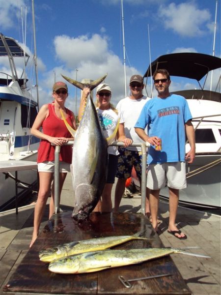 6-21-2010
AHI! Cristal, Shelli, Scott, And Angus got a big old Yellowfin Tuna and 2 nice Mahi Mahi too! Sweet.
