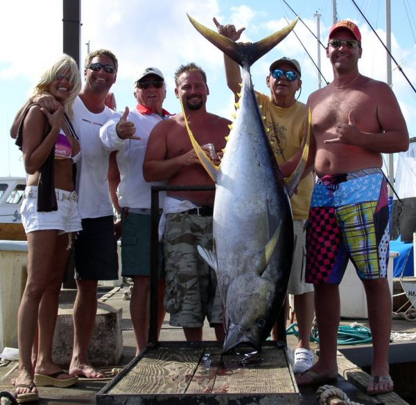 Foxy Lady 6-28-05
All Ron wanted was a big fish... How about a nice fat Ahi?! Thanks guys it was fun.
