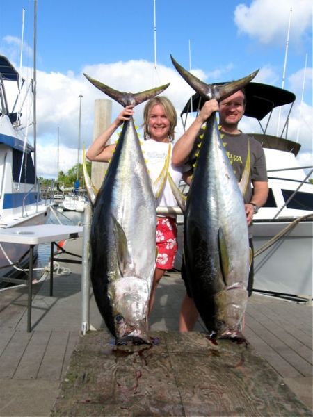 3-12-10
AHI AHI!! Jay and Karen with a nice pair of fat Yellowfin Tunas. Awesome job!
